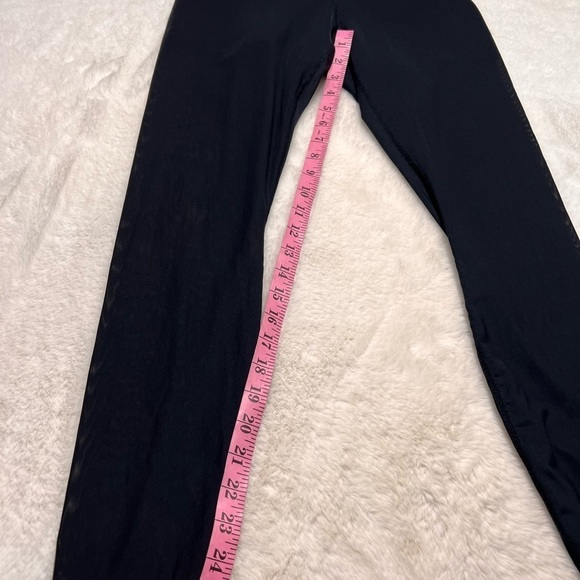 Fabletics black sheer leggings size medium - Picture 10 of 10